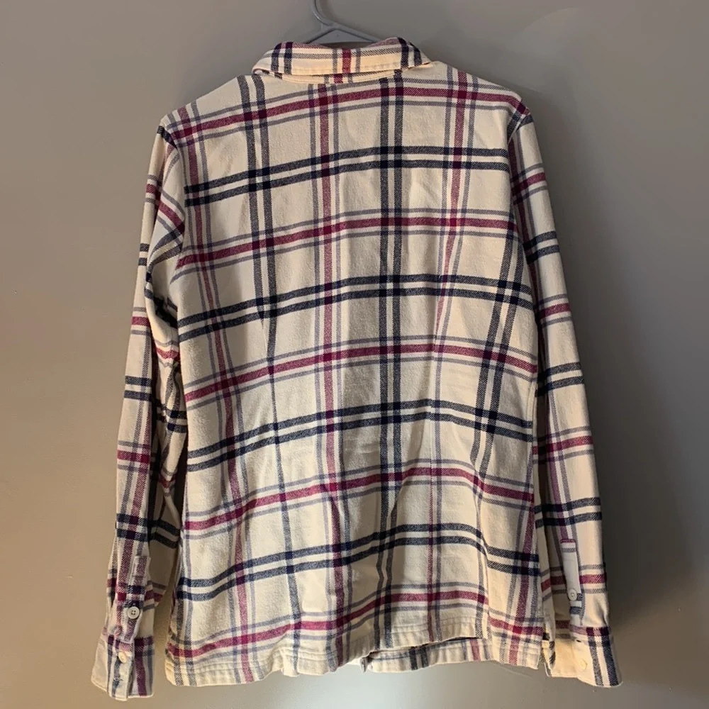 *SOLD* Patagonia Fjord Flannel Shirt - Women’s Listing - Picture 2 of 4